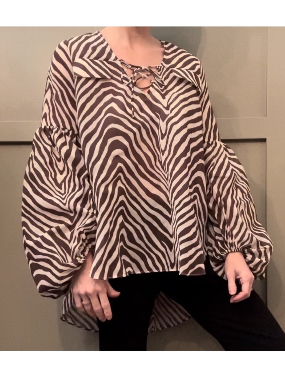 Shona Joy Zebra Stripe Blouse Lace Up Lantern Sleeve Brown Cream Size 8 New NWT